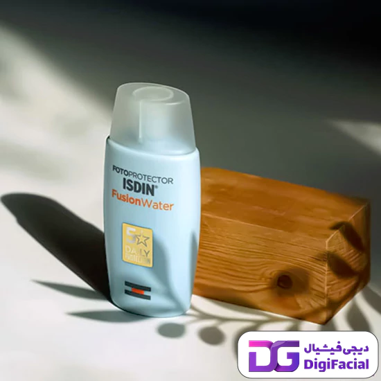 ضد آفتاب ایزدین فیوژن واتر SPF50 بدون رنگ حجم 50 میل